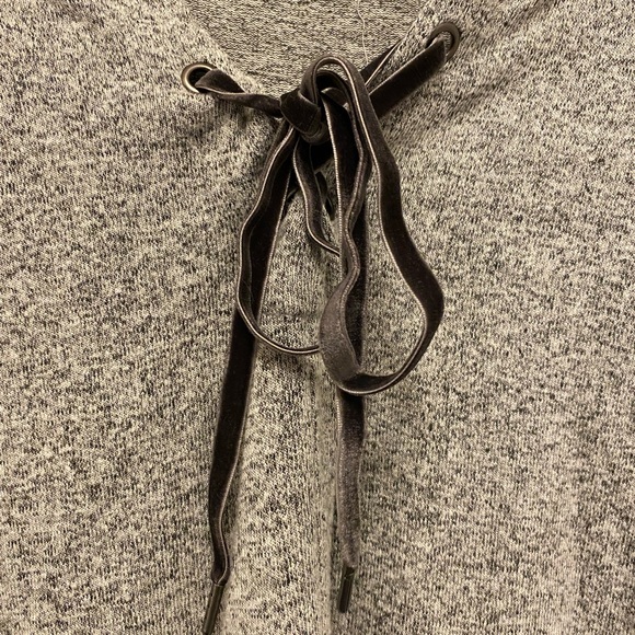 Rails soft flowy long sleeve solid grey v-neck top, size M - Picture 5 of 8